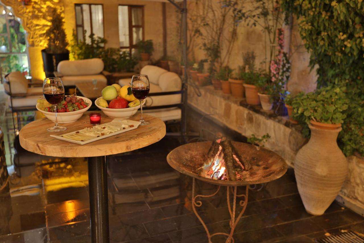 Aja Cappadocia Cave Hotel ウルギュップ エクステリア 写真