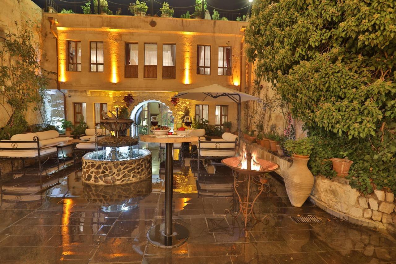 Aja Cappadocia Cave Hotel ウルギュップ エクステリア 写真