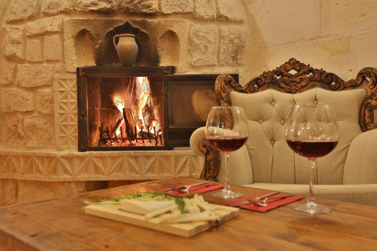 Aja Cappadocia Cave Hotel ウルギュップ エクステリア 写真